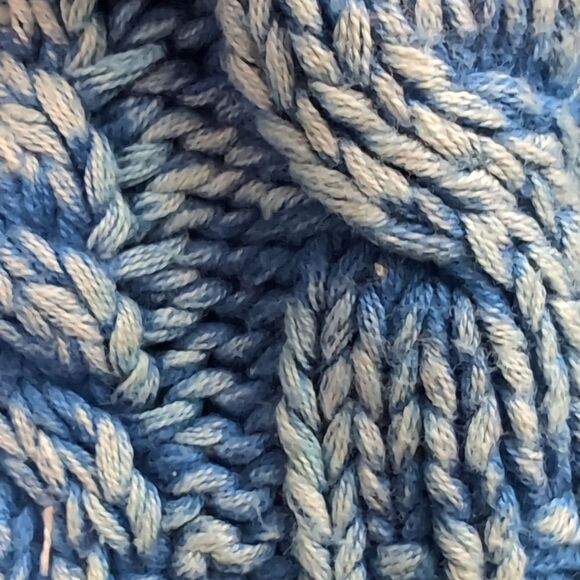 Urban Outfitters blue dyed cable knit beanie hat - Picture 2 of 3